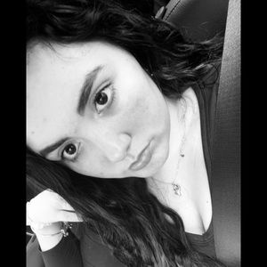 Meet your Posher, Raquel